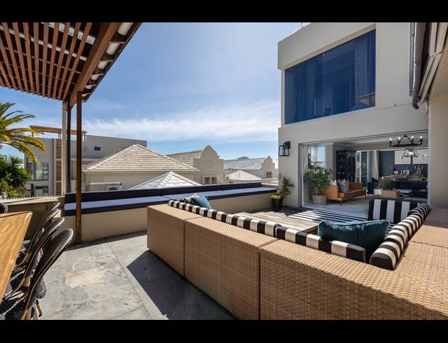 4 BEDROOM HOUSE SOLD IN BANTRY BAY
